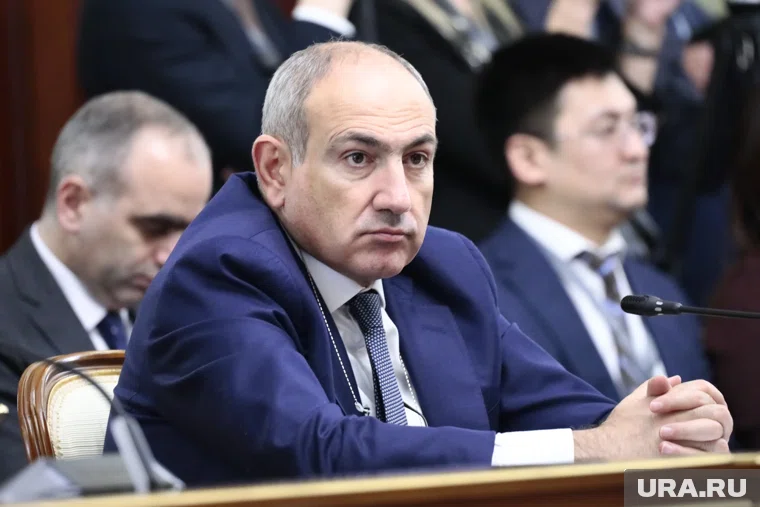 Премьер-министр Армении снял видео с сердечком из Астаны