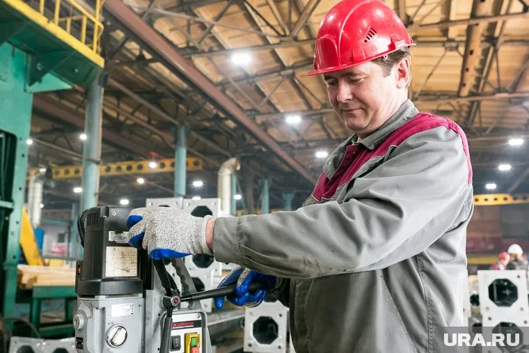 Количество вакансий в сфере ОПК сократилось на 15%