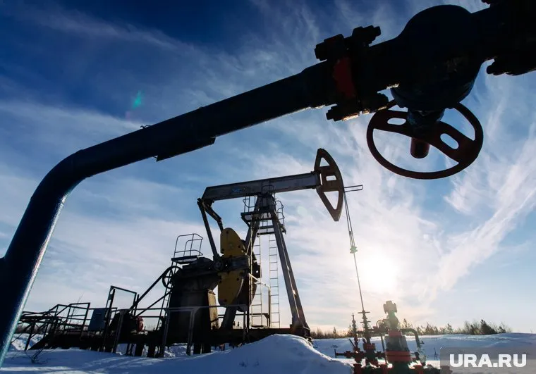 Нефть с месторождения разлилась на площади в 500 квадратных метров