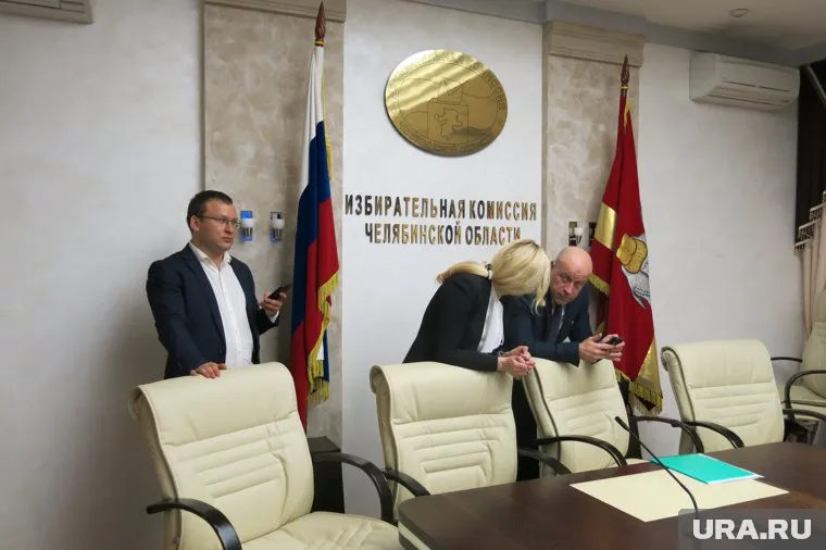 Александр Лебедев (слева) объявил о намерении баллотироваться в губернаторы