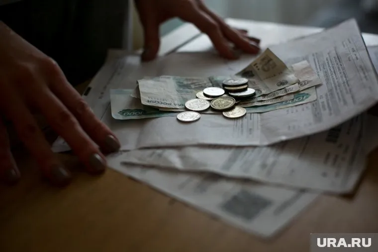 Рабочие уже получили половину зарплаты