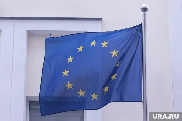 Любош Блаха вынес флаг ЕС из своего кабинета