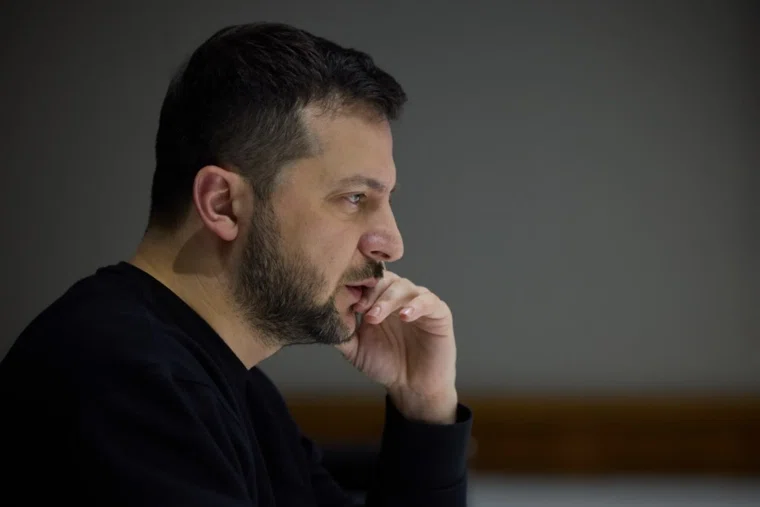 Издание утверждает, что коррупционный скандал нанес сильнейший удар по киевскому режиму во главе с Зеленским