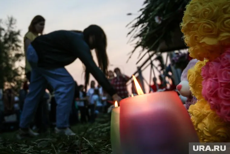 С Далером прощаются у мечети Абу Ханифа в Екатеринбурге