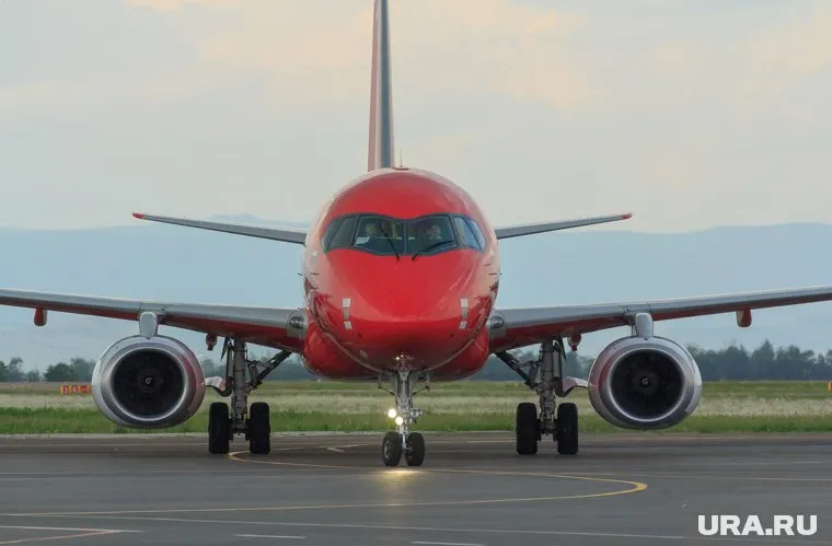 Полеты выполняет компания Red Wings