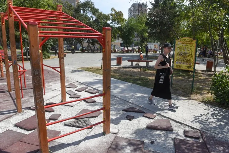 Орлов в сквере на Пехотинцев. Екатеринбург 