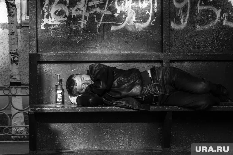 Больше половины злоупотребляющих алкоголем людей страдают от слабоумия