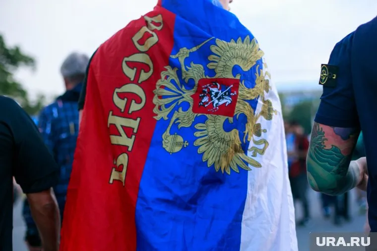 В мире наступит спокойствие, если Россия разделится на части, убежден латвийский депутат