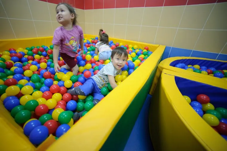 Поселок Тазовский, Новый Уренгой, Ямало-Ненецкий автономный округ, детский сад, аттракцион, бассейн, дети, детская игра