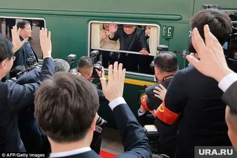 Ким Чен Ын впервые выехал за пределы КНДР