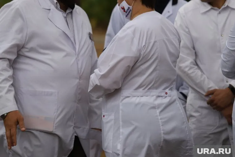 Порог зарплат медсестер и врачей в списке вакансий вырос почти в два раза