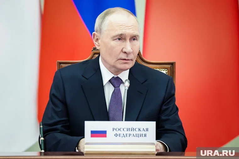 Путин отметил, что Россия не будет мириться с неонацизмом на Украине