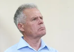 Осужденного полпреда свердловского губернатора пристегнули наручниками к кровати