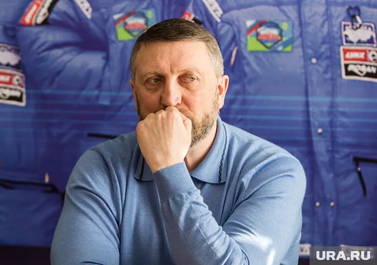 Александр Петерман должен был получить знак от мэрии, но не пришел на церемонию