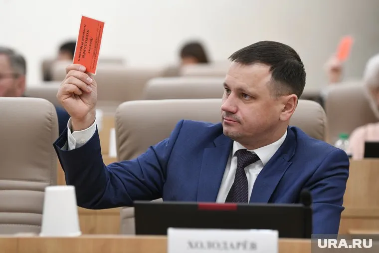 Чиновники хотели лишить Алексея Холодарева мандата, но так и не придумали, как это сделать законно