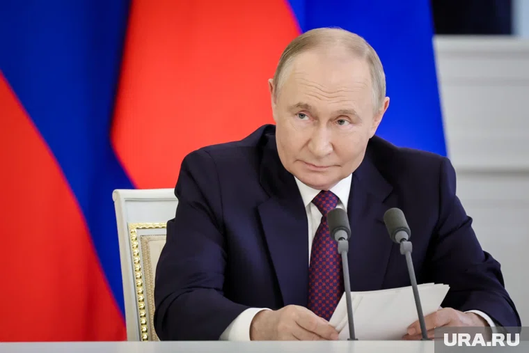 Владимир Путин в Перми посетил оборонное предприятие 