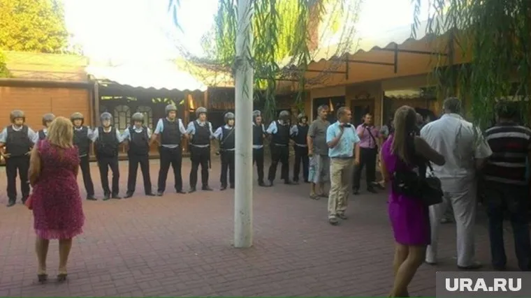 ОМОН задержал участников "тракторного марша"