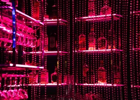 Силовики в Одессе набросились на сотню жителей из-за песни на русском языке