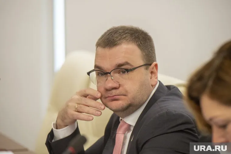 Эдуард Соснин распределил ведомства, которые всегда подчинялись мэру, между заместителями