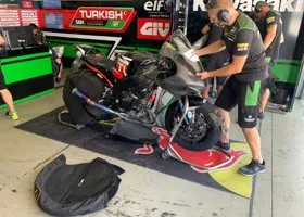 Мотоцикл с «атомным дизайном» стал лидером на соревнованиях в Португалии