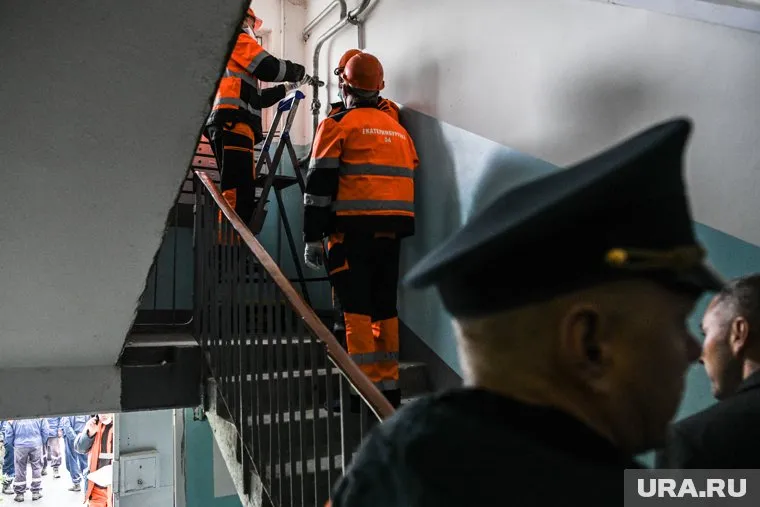 Сотрудники МЧС эвакуировали около 50 человек