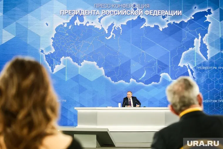 Путин назвал необходимыми меры поддержки семей государством для улучшения демографии