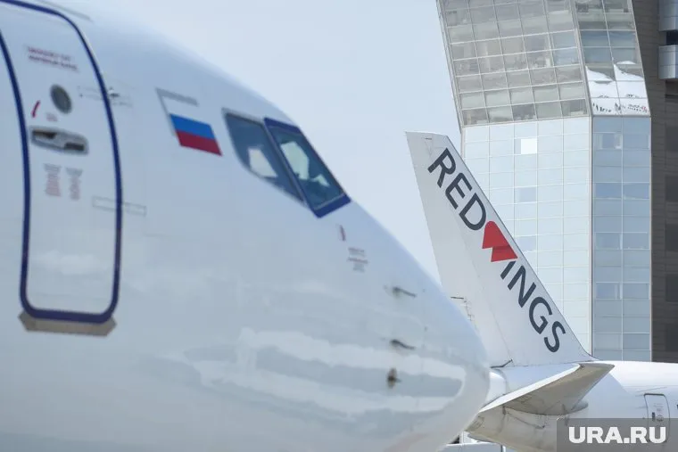 Также задерживается вылет рейсов авиакомпании Red Wings в Москву и Казань