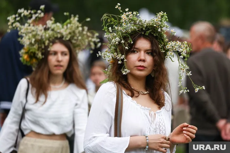 Одним из главных аттрибутов праздника являются венки