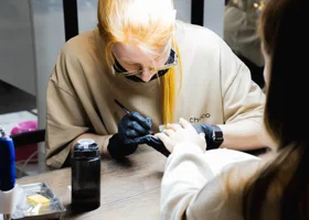 В Тюмени выросли зарплаты мастеров маникюра и парикмахеров