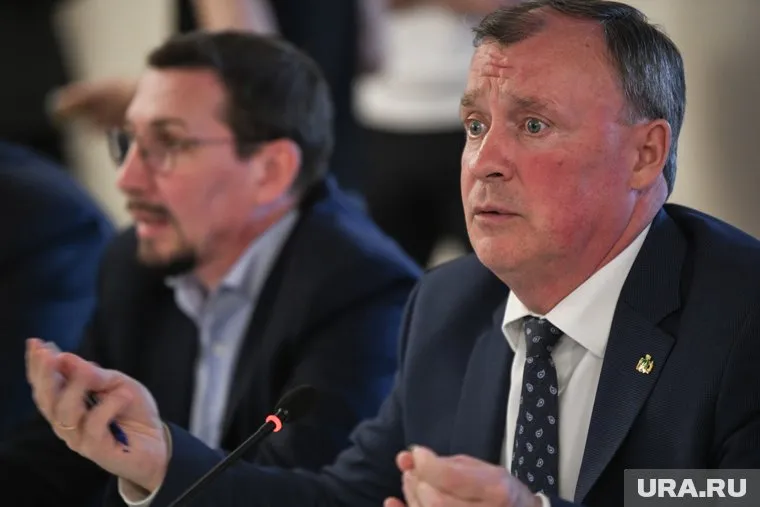 Объезд Алексеем Орловым районов должен поставить точку в спорах вокруг списков кандидатов-одномандатников