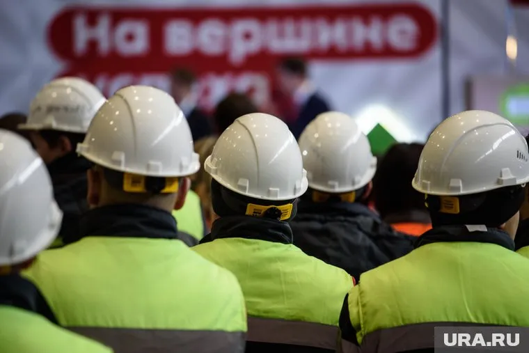 Из-за падения спроса предприятиям будет сложно найти деньги на зарплатную гонку