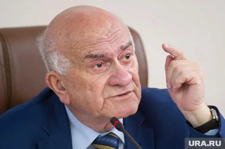 Евгения Ясина скончался в Москве 25 сентября