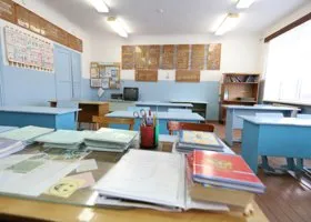 На Ямале родители просят ввести униформу для учителей