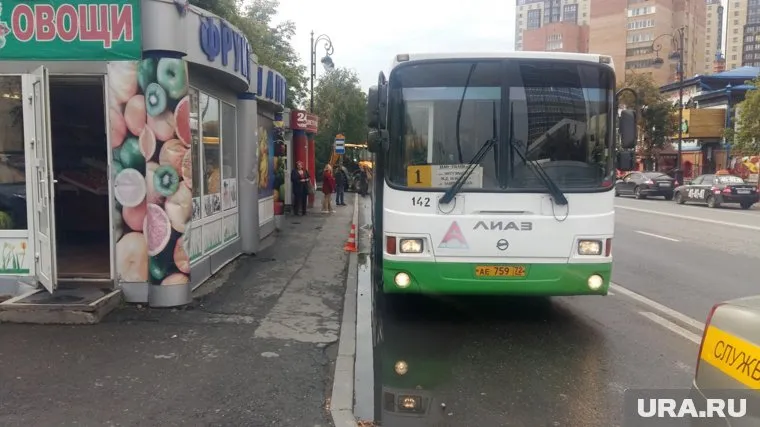 На этот раз двери не закрыл водитель автобуса №1