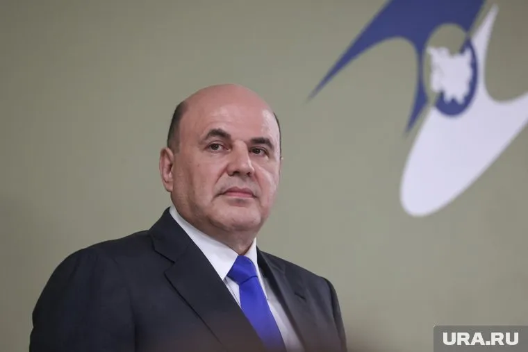 Мишустин призвал обеспечить лекарственными препаратами жителей новых регионов