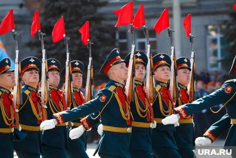 Власти в регионах надеются, что ситуация с заболеваемостью позволит провести праздничные мероприятия в традиционном формате
