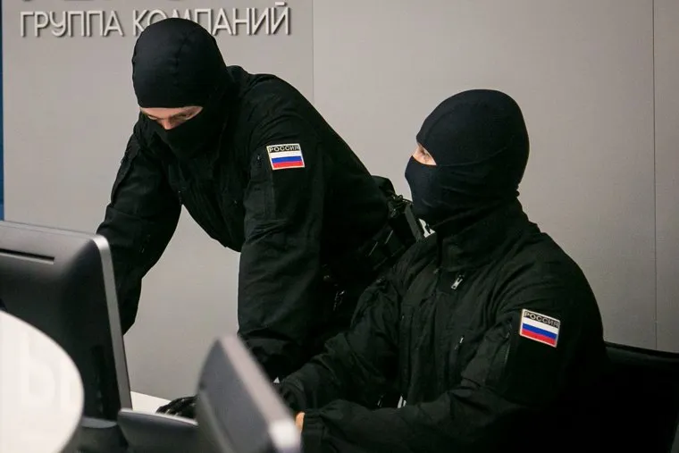 Силовики, обыск. Москва, силовики, обыск, фсб, маски-шоу