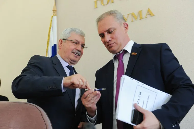 Первое заседание Челябинской городской думы второго созыва, где выбрали председателя, его заместителей и руководителей комиссий. Челябинск