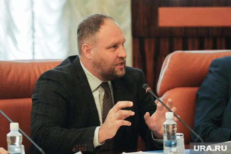 Виталий Курятников пока остается в Челябинске