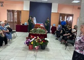 В Челябинской области похоронили бойца СВО, погибшего после конфликта с мигрантом