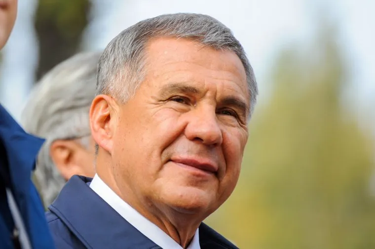 Президент Татарстана Рустэм Минниханов и Губернатор Алексей Текслер на открытии памятника Габдулле Тукаю. Челябинск