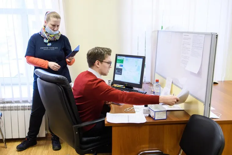 Доставка на дом продуктов питания и товаров первой необходимости волонтерами. Екатеринбург