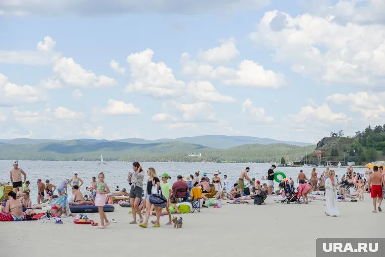 Санаторий находится на берегу озера и пользуется популярностью у отдыхающих