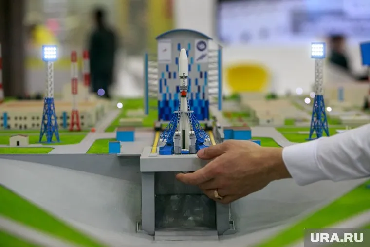 Госкорпорация «поднимается», заверил Рогозин