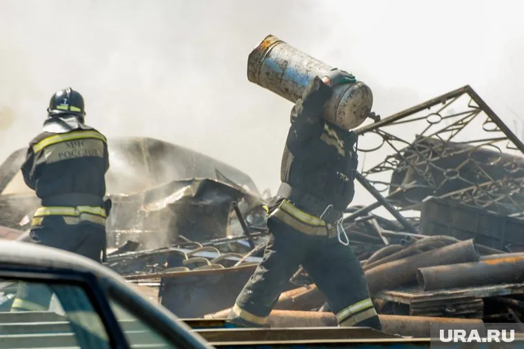 На место ЧП выезжали сотрудники МЧС