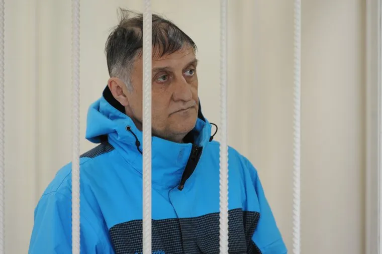 Арест Ильи Пруцких, обвиняемого в мошенничестве, экс-директора госучреждения «Особо охраняемые природные территории Челябинской области. Челябинск, решетка, клетка, пруцких илья