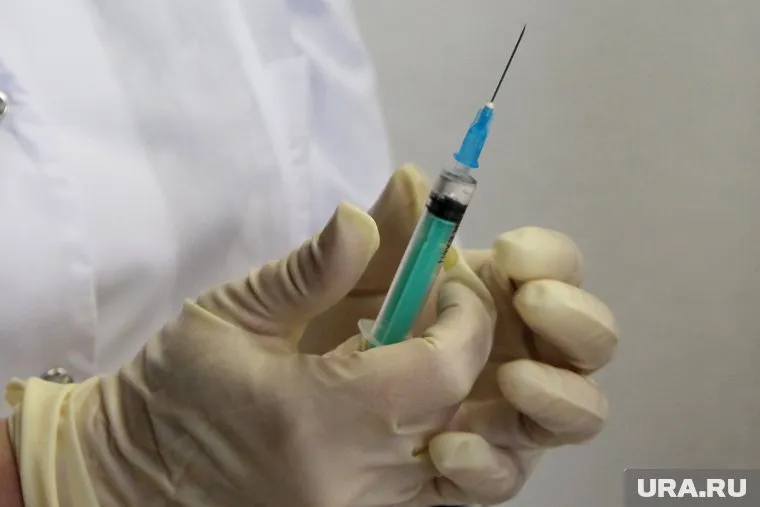 Вакцинация, по мнению врача, может дать более мощный иммунный ответ