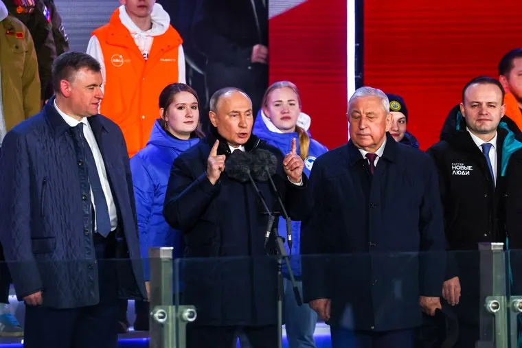 Концерт "10 лет в родной гавани, Крымская весна" на Красной площади. Москва