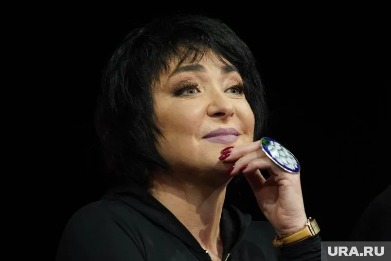 Лолита Милявская отмечает, что SHAMAN гармонично смотрится в роли патриотичного певца