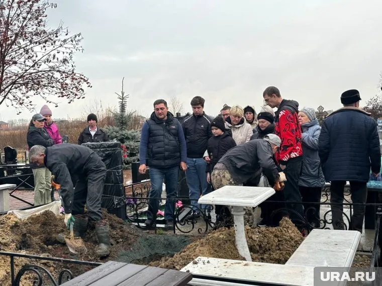 В кладбище в Коркино похоронили погибшую 40-летнюю таксистку